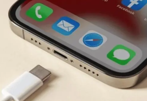 沈丘苹果15维修分享iPhone15改USB-C接口后能和安卓用户互借充电器吗 